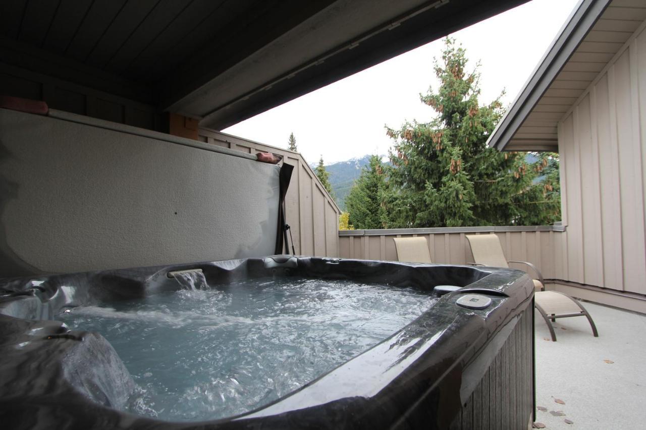 Glacier'S Reach By Whistler Retreats Bagian luar foto