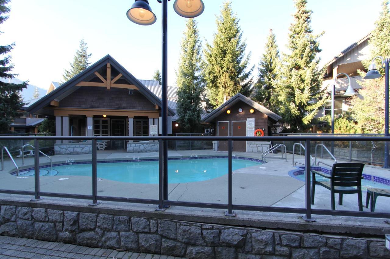 Glacier'S Reach By Whistler Retreats Bagian luar foto